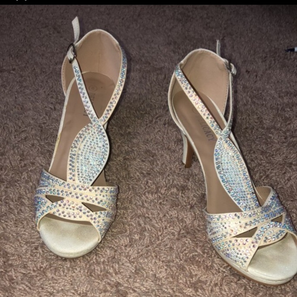 Delicacy low heels